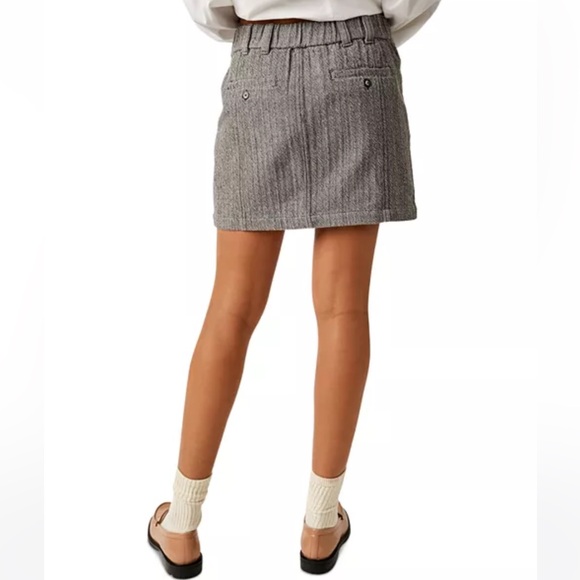 Free People Pop Preppy Mini Skirt Gray Grey Pockets Zip Front NWT Size 2 - Picture 8 of 9